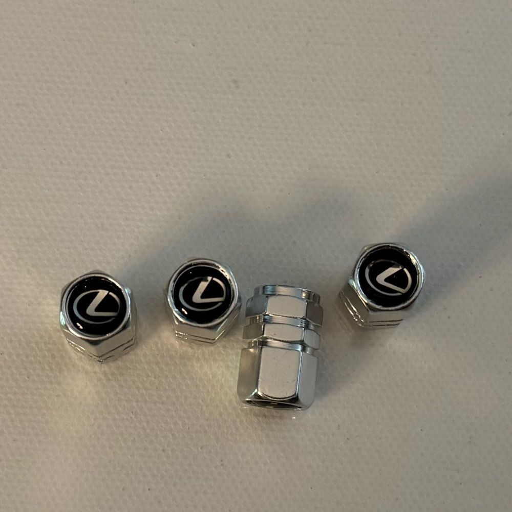 Lexus Valve Stem Caps in Silver Set of 4 NWT